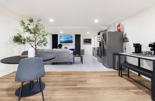 Lawrenceville House | Modern Home w/In-Law Suite – 5BR, 3BA, 2 Kitchens, Theater Room, 3,000 Sq Ft