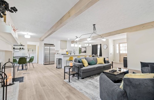 Lawrenceville House | Modern Home w/In-Law Suite – 5BR, 3BA, 2 Kitchens, Theater Room, 3,000 Sq Ft