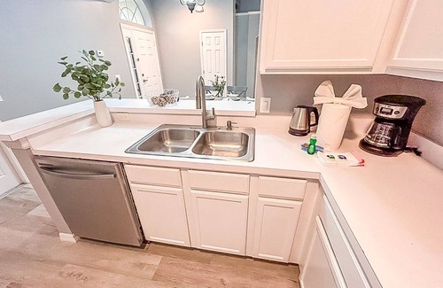 Eagle Pointe South House | Modern Home w/Pool close to Disney Florida theme parks