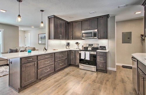 Helena House | Modern Home w/Wooded Views: 10 Mi Outside Helena!
