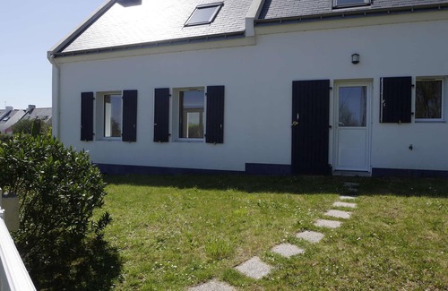 Sauzon House | Modern Home with Garden, Terrace, WiFi, Near Sauzon Center