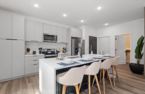 West Kissimmee Villa | Modern Home with Pool, 15 Min from Disney