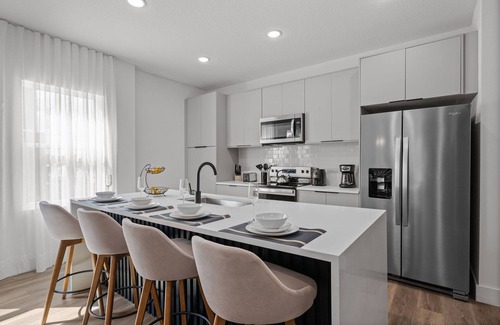 West Kissimmee Villa | Modern Home with Pool, 15 Min from Disney