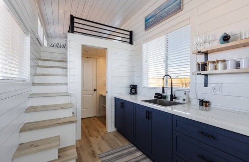 Apple Valley Apartment | Modern Home with Private Hot Tub