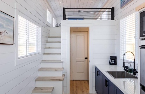 Apple Valley Apartment | Modern Home with Private Hot Tub