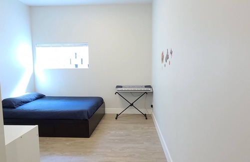 McKinley House | ***MODERN HOME WITH PRIVATE LAKE ACCESS AT MCKINLEY BEACH***