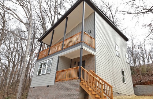 Rossville House | Modern home with sweeping views of Lookout Mountain just 5 miles from downtown