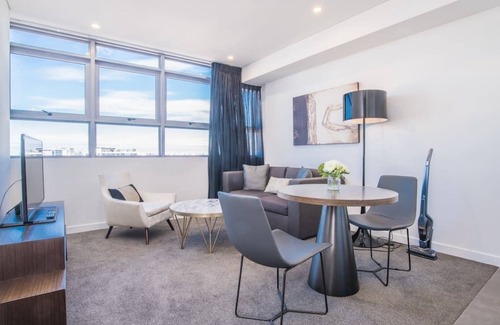 Chatswood CBD Apartment | Modern Hotel Apartment Train Station Access! 1Bed1Bath at Chatswood