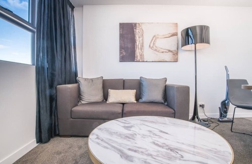 Chatswood CBD Apartment | Modern Hotel Apartment Train Station Access! 1Bed1Bath at Chatswood