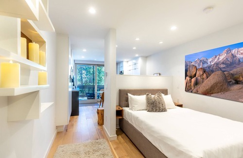Truckee Hotel | Modern Hotel-Style Studio - Timber Creek Lodge #210 by RedAwning Save 10% on 3 Nights, 15% on 5 Nights!
