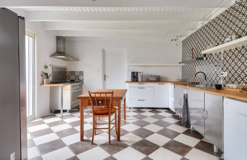 Saint-Jean-de-Monts Ski Chalet | Modern house with garden for 12 people