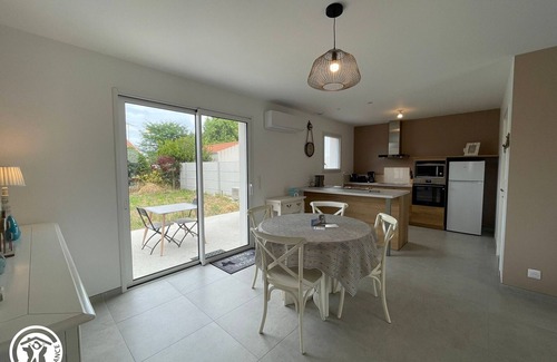 La Barre-de-Monts Cottage | Modern house in La Barre-de-Monts with terrace and parking