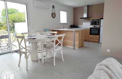 La Barre-de-Monts Cottage | Modern house in La Barre-de-Monts with terrace and parking