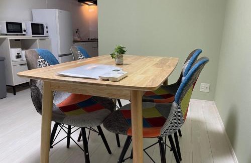 Tsurumi Ward Apartment | Modern House Fukufuku Hanaten