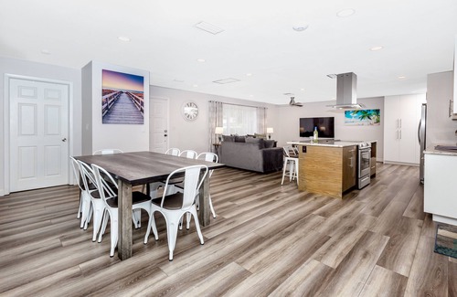 Tarpon Springs House | Modern House, Heated Pool, Fenced, Beaches, Relax