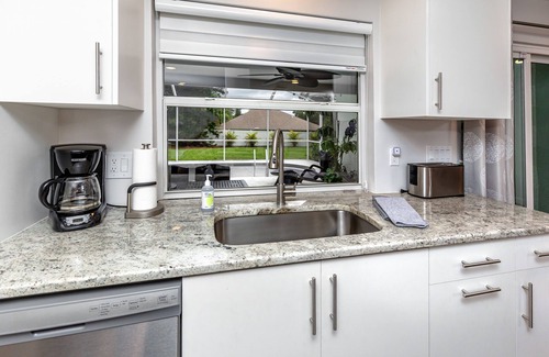 Tarpon Springs House | Modern House, Heated Pool, Fenced, Beaches, Relax