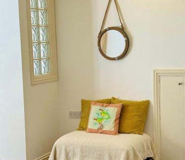 St Leonards-On-Sea Apartment | Modern house in central St Leonards