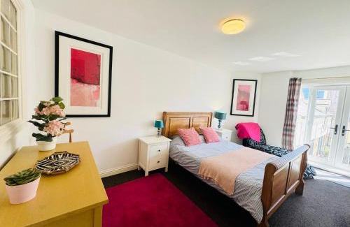 St Leonards-On-Sea Apartment | Modern house in central St Leonards