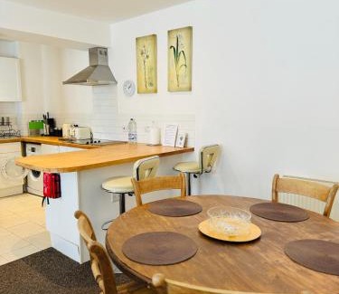 St Leonards-On-Sea Apartment | Modern house in central St Leonards