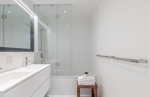 The Beaches House | Modern House in Toronto Beach Neighborhood