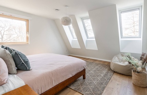 The Beaches House | Modern House in Toronto Beach Neighborhood