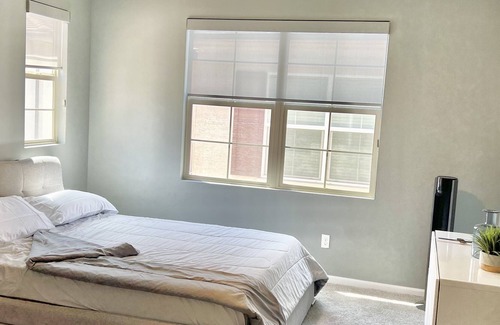 Santa Clarita House | Modern House near Six flags Magic Mountain