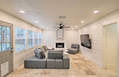 Quail Valley House | Modern House w/ Fireplace, Walk to Fishing!