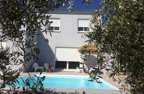 Poulx House | Modern house with swimming pool near the Pont du Gard. Peace, nature and heritage!