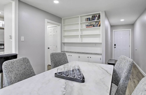 Garden Oaks House | Modern Houston Duplex < 9 Mi to The Galleria!