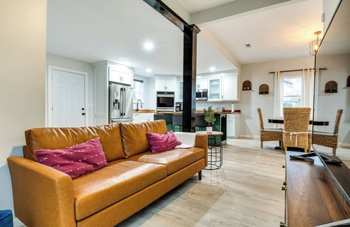 Indianapolis Cottage | Modern Indianapolis Home < 2 Mi to Downtown!