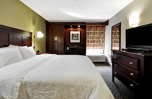 Arrowood House | Modern King Rm near Starmount Shopping Center!