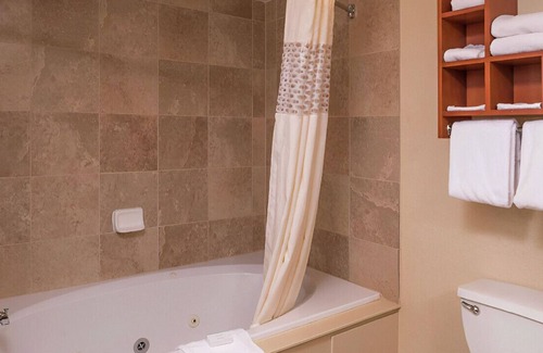 Arrowood House | Modern King Rm near Starmount Shopping Center!