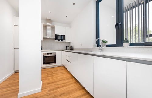 Grove Apartment | Modern Kingston Home close to Hampton Court Palace by UnderTheDoormat