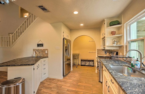 Blue Bell Estates House | Modern Lake Conroe House w/Lakefront Park & Deck!