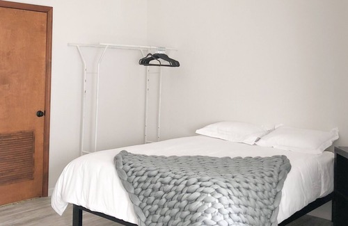 Newburgh House | Modern Lake Escape: Newburgh