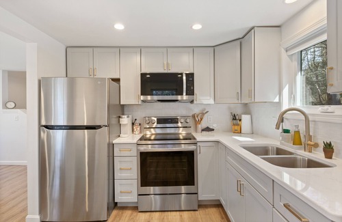 Falmouth House | Modern Lake House Close to Portland