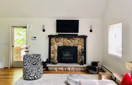 Milford House | Modern Lake House Retreat