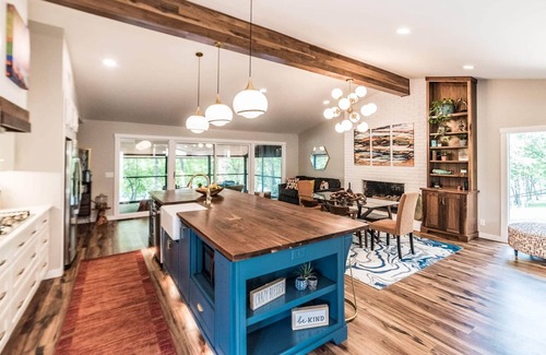 Scottsboro House | Modern Lakefront Home on Lake Guntersville