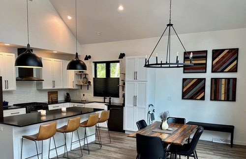 Oxford House | Modern Lakefront Home!