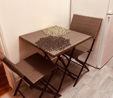 Canning Town Apartment | Modern Large Studio