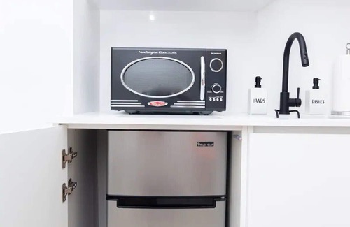 Allapattah Apartment | Modern Large Studio with outdoor space