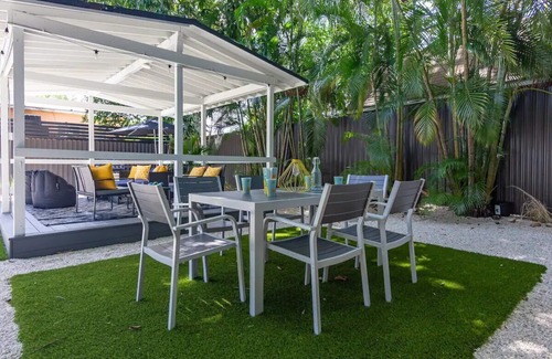 Allapattah Apartment | Modern Large Studio with outdoor space