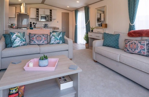 Mullacott Ski Chalet | Modern Lodge nr Ilfracombe & Beaches
