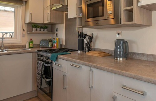 Mullacott Ski Chalet | Modern Lodge nr Ilfracombe & Beaches
