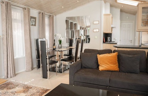 Chester Other | Modern lodge with fantastic decking space - For 6