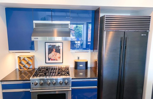 South Main Historic District Condo | Modern Loft in South Main Arts District