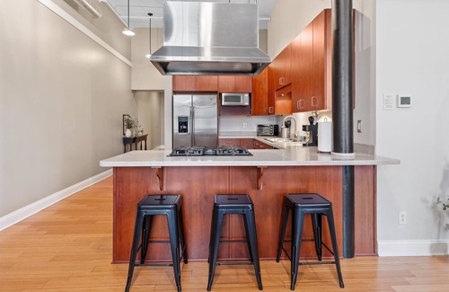 Wholesale District Apartment | Modern Loft next to Georgia St. & Convention Ctr.