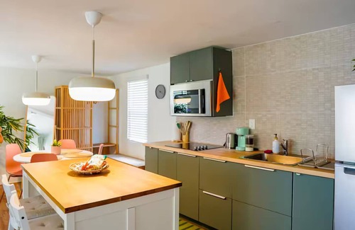 Seybold House | Modern Loft, perfect romantic getaway