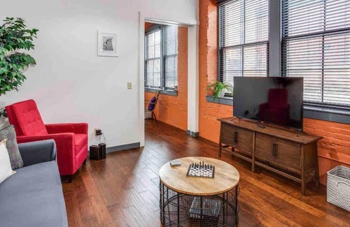 Rochester Apartment | Modern Loft Style on Monroe by Dwtn & Park ave