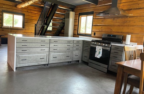 Aitkin Cabin | Modern Log Home on 114 Acres